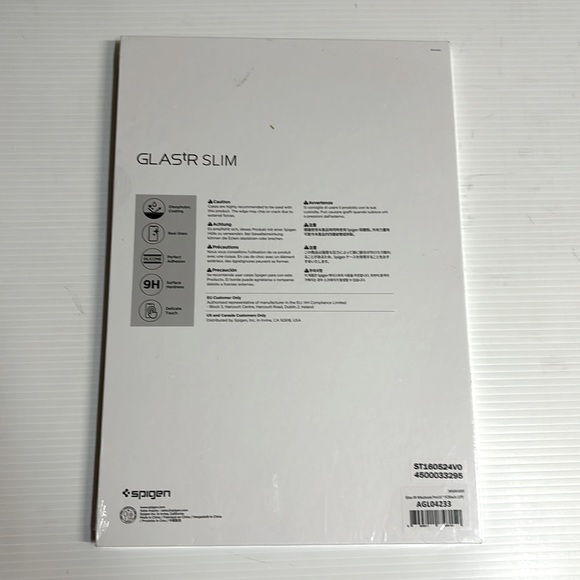Spigen Tempered Glass Screen Protector GlasTR Slim Designed for MacBook Pro 16" - Picture 3 of 4